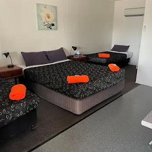 Outback Motel