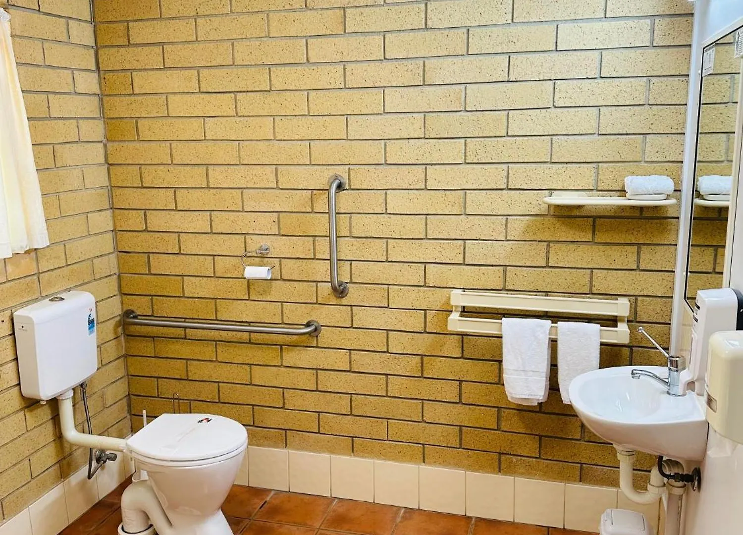 ***  Mundubbera Motel Australia